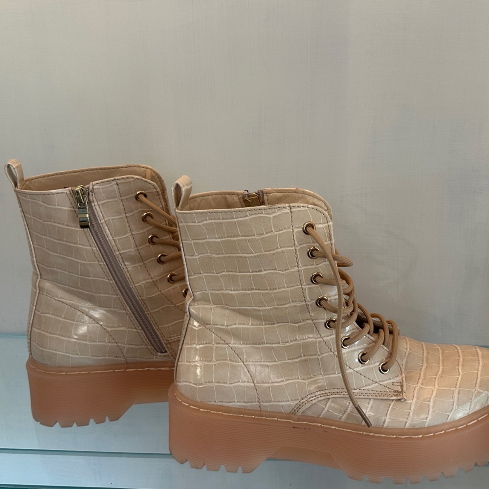 Chic Beige Croc-Patterned Combat Boots